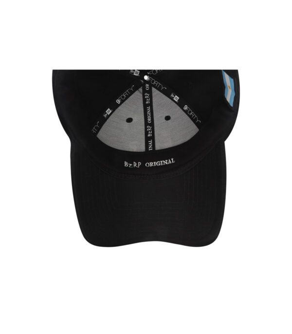 GORRA OFICIAL NEW ERA BZRP 59FORTY BIZARRAP NEGRA AJUSTABLE - Imagen 7